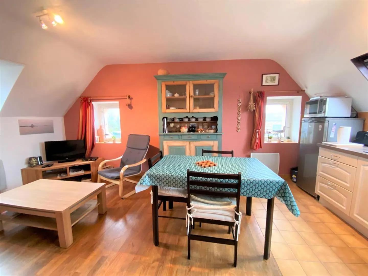 Appartement Vue Mer Au Centre De Tregastel, A 600M De La Plage - Ref 708